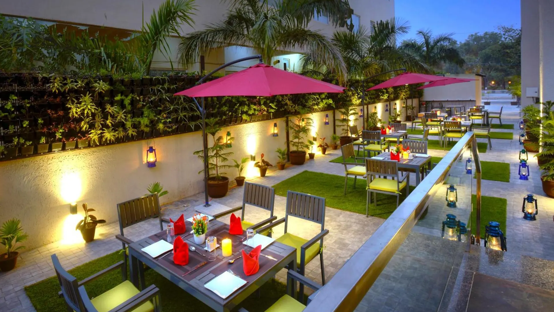 Golden Tulip Agra Hotel  Agra (Uttar Pradesh)