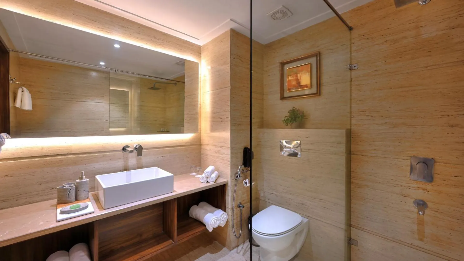Golden Tulip Agra Hotel